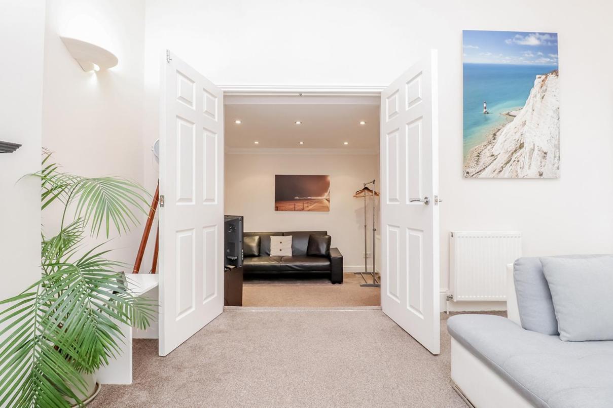 3 Queens Gardens Sea View Apartment Eastbourne Exterior foto