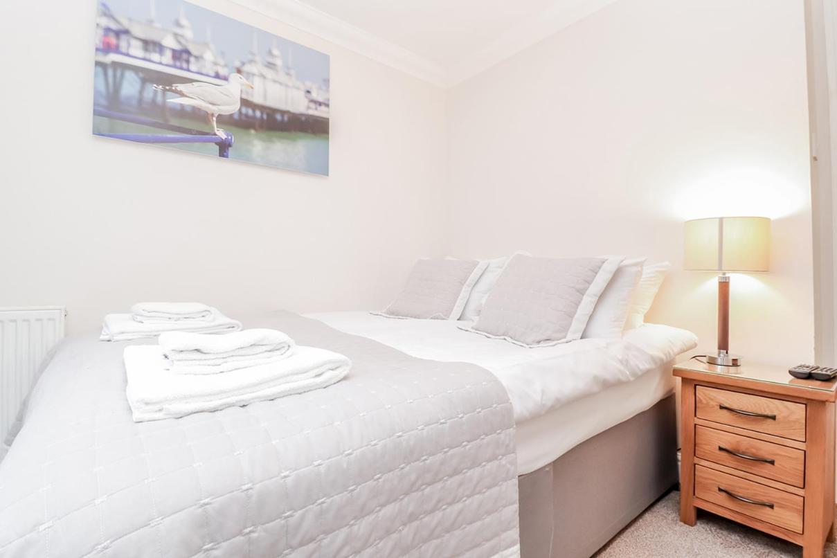 3 Queens Gardens Sea View Apartment Eastbourne Exterior foto