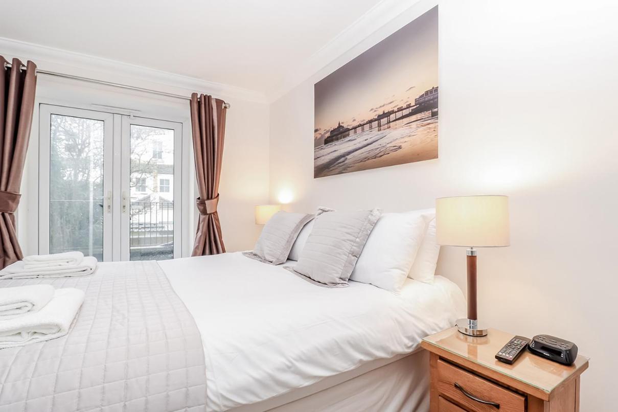 3 Queens Gardens Sea View Apartment Eastbourne Exterior foto
